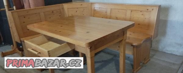 Selská dřevěná lavice se stolem