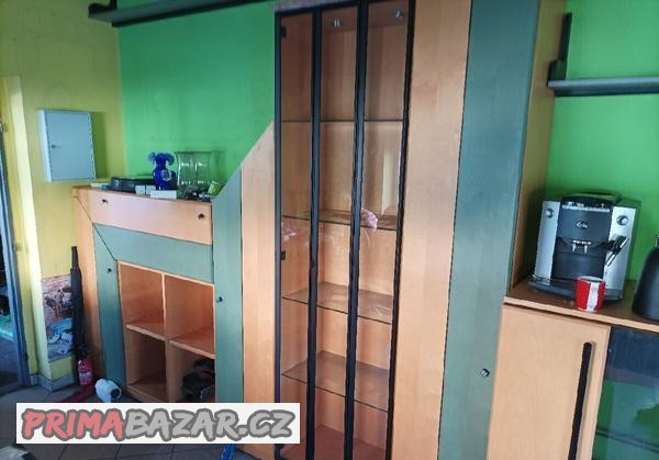 obyvaci-stena-masiv