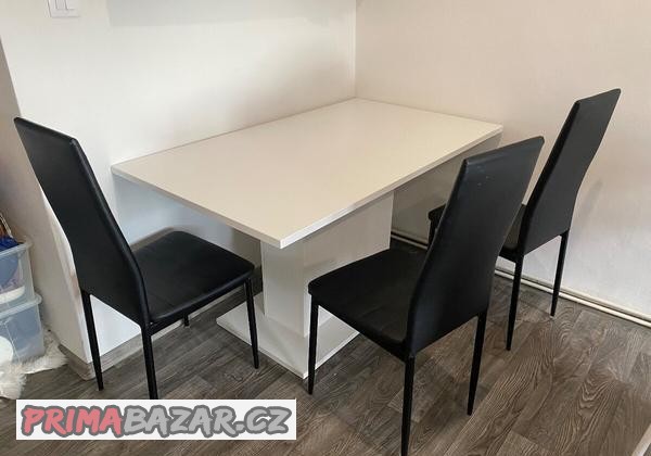 Jídelní stůl + 4x židle
