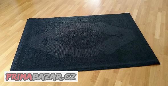 venkovni-designovy-koberec