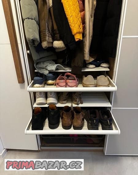 3-1-vysuvna-police-na-boty-bila-75x58-cm