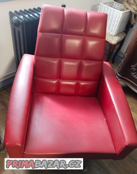 cervene-otocne-kreslo-kozenkove-kreslo
