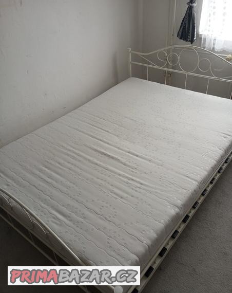 kovova-postel-s-rostem-140cm-na-200cm