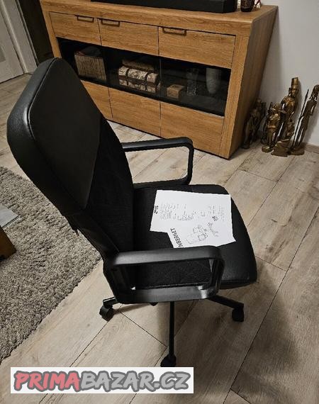 uz-je-prodana-ikea-renberget-zidle-na-koleckach