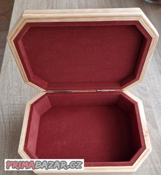 Prodám šperkovnici z masivního dřeva