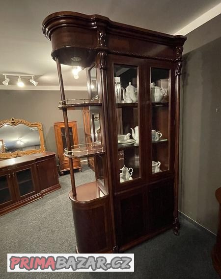 oboustranna-skrin-delici-stena