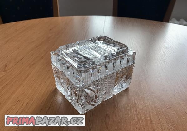 kristalovy-popelnik
