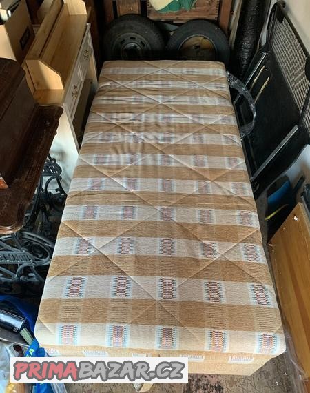 polohovaci-valenda-senior-s-uloznym-prostorem