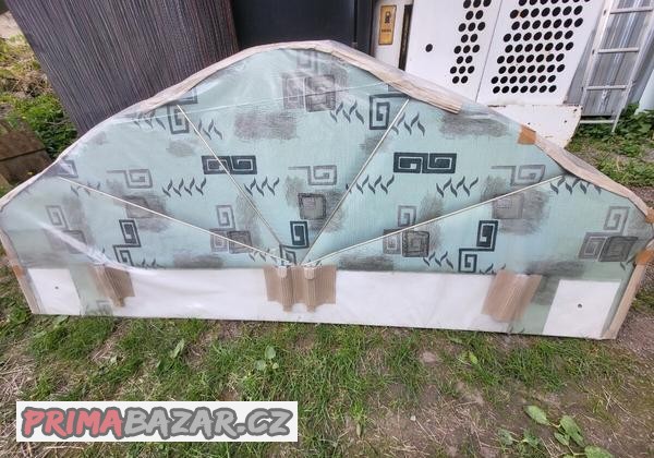 celo-k-posteli-calounene