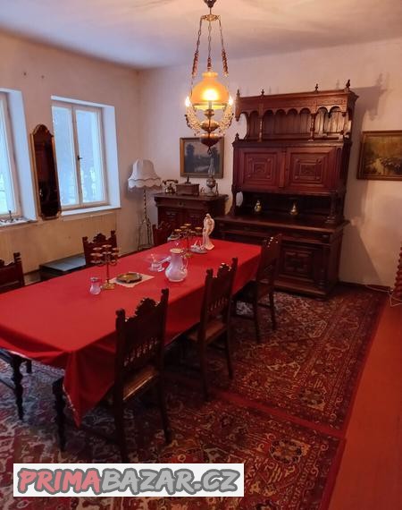 zamecka-jidelni-sestava-s-loveckym-nametem