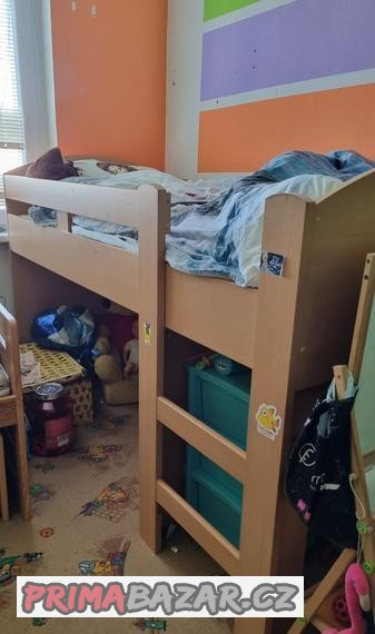 prodam-vyvysenou-postel-s-matraci-i-bez