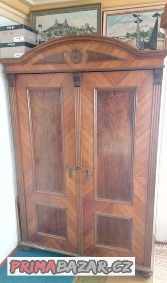 starozitna-skrin-z-masivu