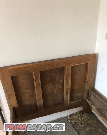 retro-postel-a-nocni-stolky