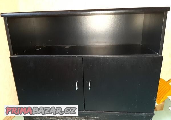 cerna-skrinka-dvoudverova