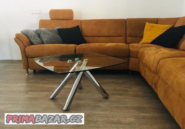 Skleněný konferenční stůl, kovové nohy