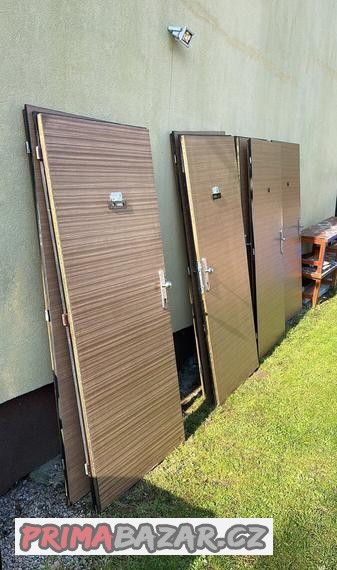 prodam-prave-a-leve-protipozarni-dvere-80cm-vchodove-s-kukat