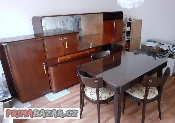 sekretar-ze-40-let-rozkladaci-stul-a-4-polstrovane-zidle