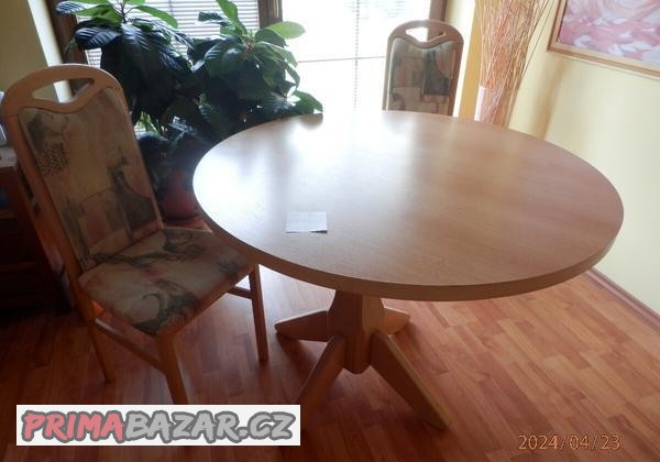 jidelni-stul-a-4-zidle