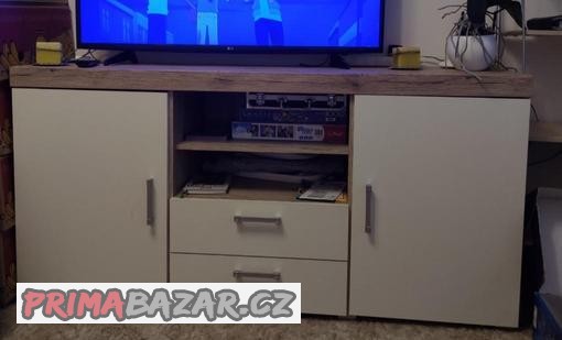 komoda-do-loznice-ci-po-tv