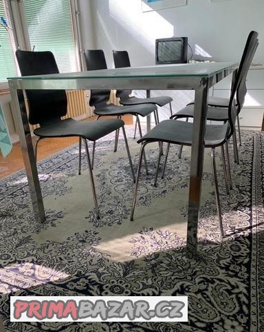 Velký jídelní stůl + židle