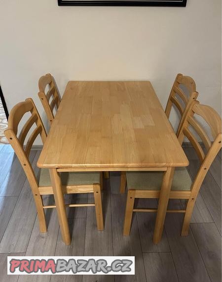 prodala-jidelni-stul-s-zidlemi