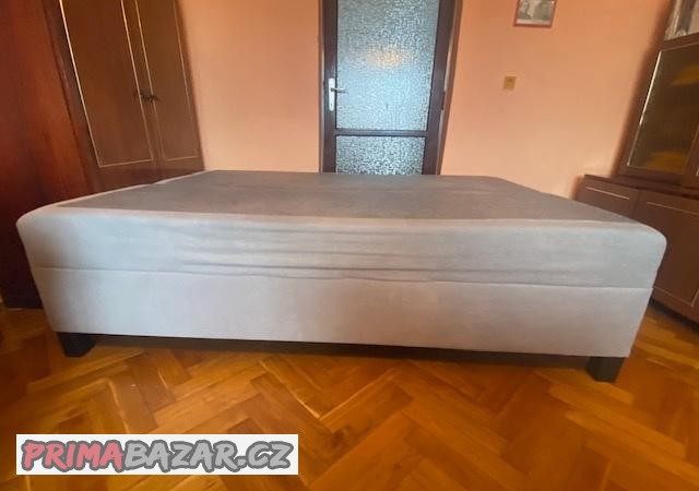 jednoduche-dvouluzko-bez-ulozneho-prostoru