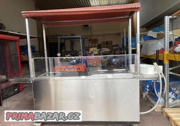 pojizdny-prodejni-pult-na-parky-v-rohliku