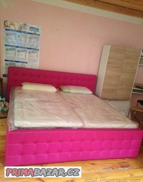 manzelska-postel-calounena