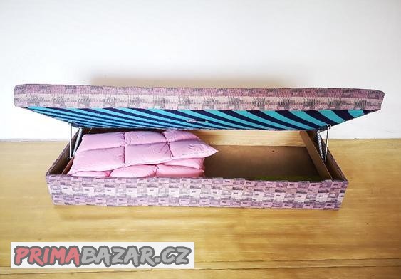 2-pekne-valendy-s-uloznym-prostorem-bez-poskozeni