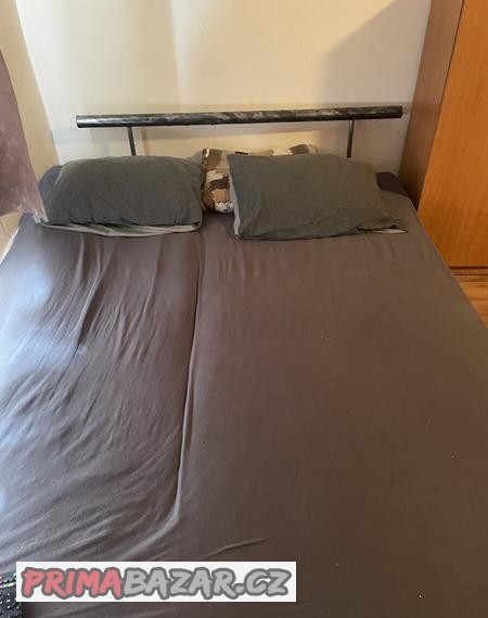 prodam-manzelskou-postel-140x200