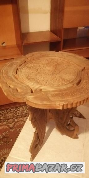 Stolek skládací vyrezavany