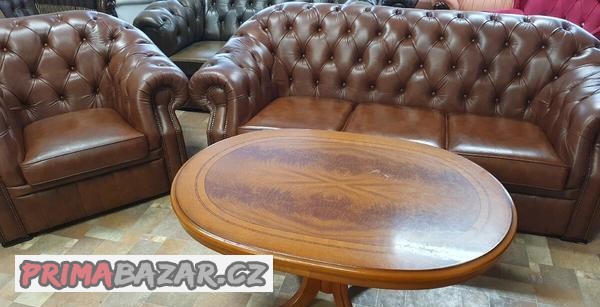 chesterfield-styl-hneda-kozena-sedacka-3-1-v-top-stave