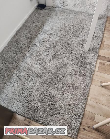 koberec-svetle-sedy-ikea