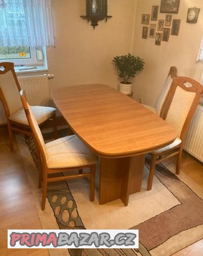 jidelni-stul-rozkladaci-a-4-zidle-pekny-stav