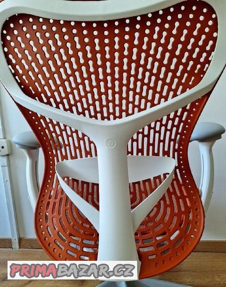 herman-miller-mirra-2