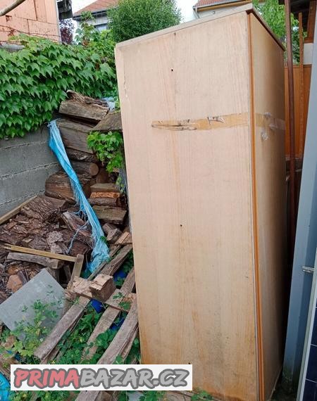 Stary kancelarsky nabytek