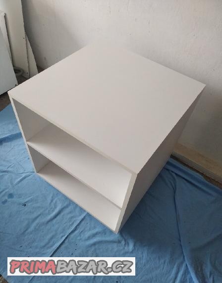 Nábytkový regál čtverec 62,5x62,5