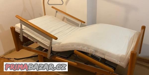 pronajem-elektronicky-polohovatelne-postel-se-zabranami