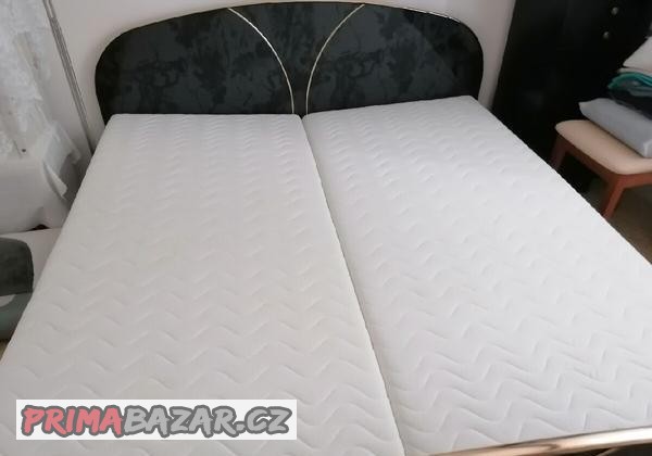 nova-loznice-cerna-leskla-se-zlatem