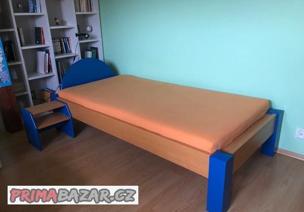 postel-z-bukoveho-dreva-100x200-cm-a-nocni-stolek