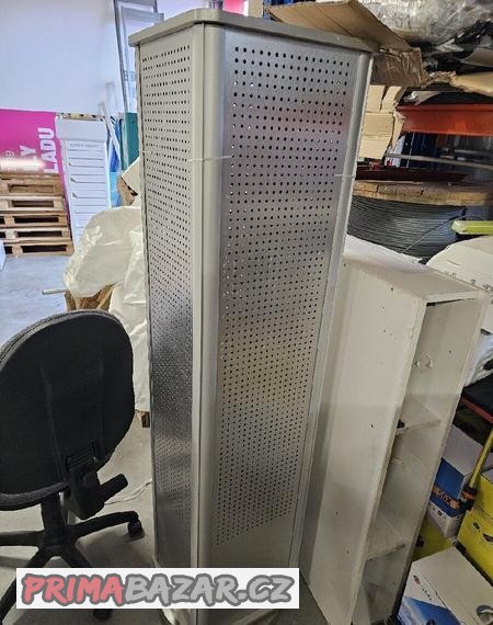 prodam-otocny-stojan-s-dirkami