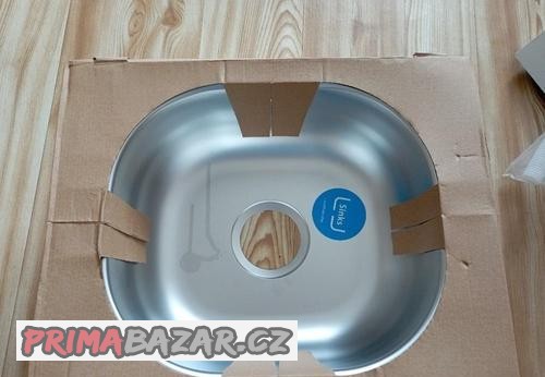 Prodám nový kuch.dřez 500 + sifon + baterie