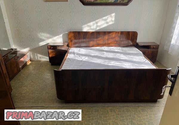 stary-loznicovy-nabytek