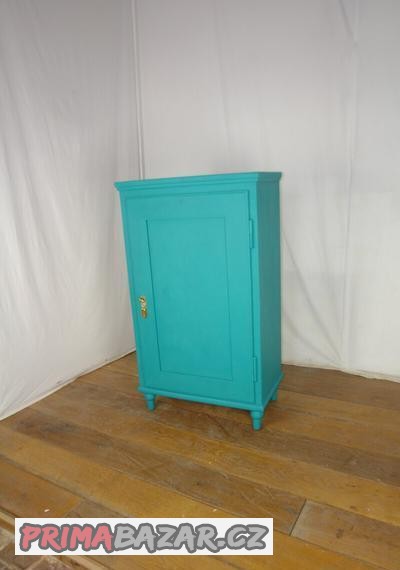 Skříňka dřevěná