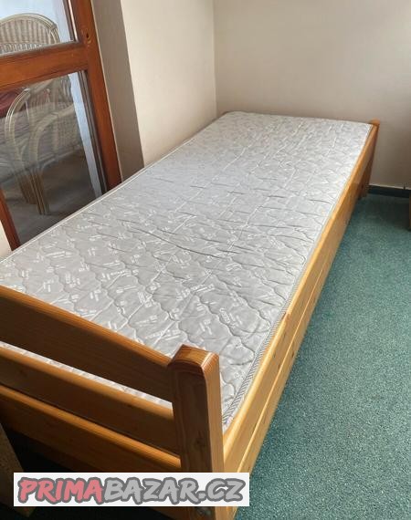 postele-z-masivu