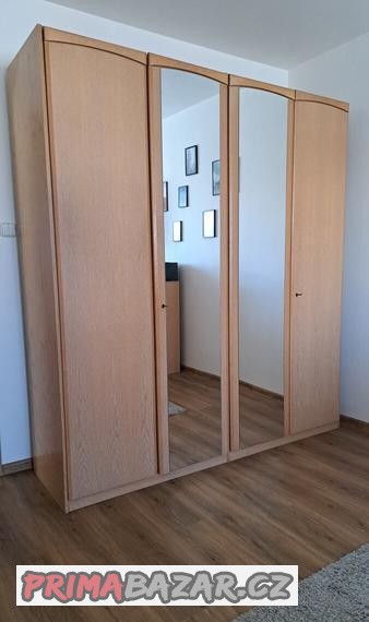 satni-skrin-dvo-dilna-cesky-vyrobce-tusculum-rousinov