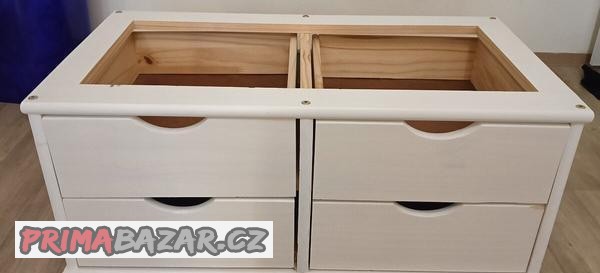 bile-supliky-pod-postel-ulozny-prostor