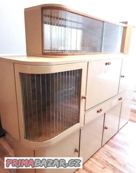 starozitny-kredenc-zachovala-kuchynska-souprava-z-50-let