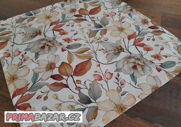 Čtvercový ubrus....harmonie květů