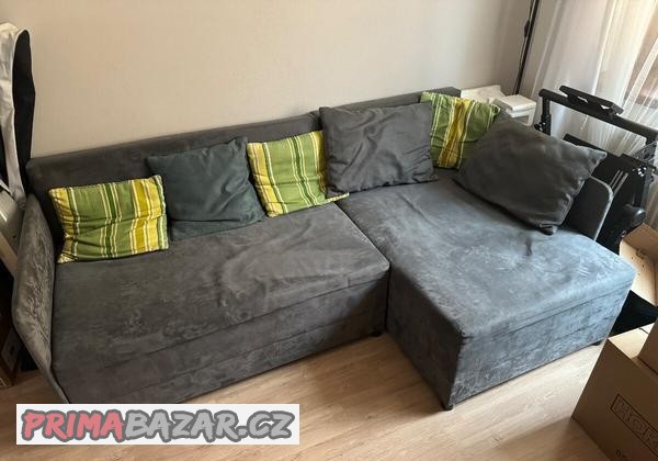 rozkladaci-pohovka-rohova-s-polstari